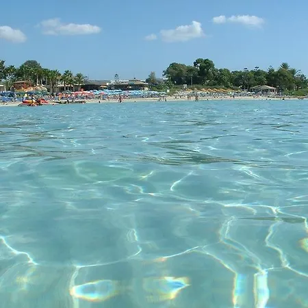 L'azure Protaras